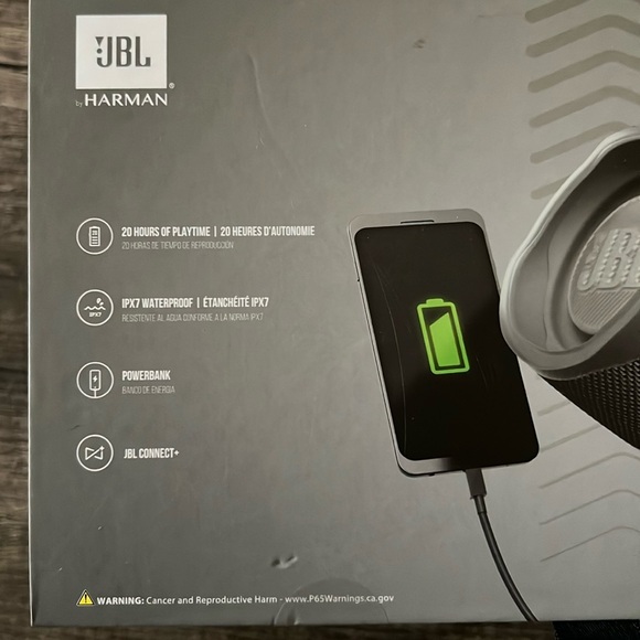 JBL Charge 4 Wireless Bluetooth Speaker - Picture 4 of 6